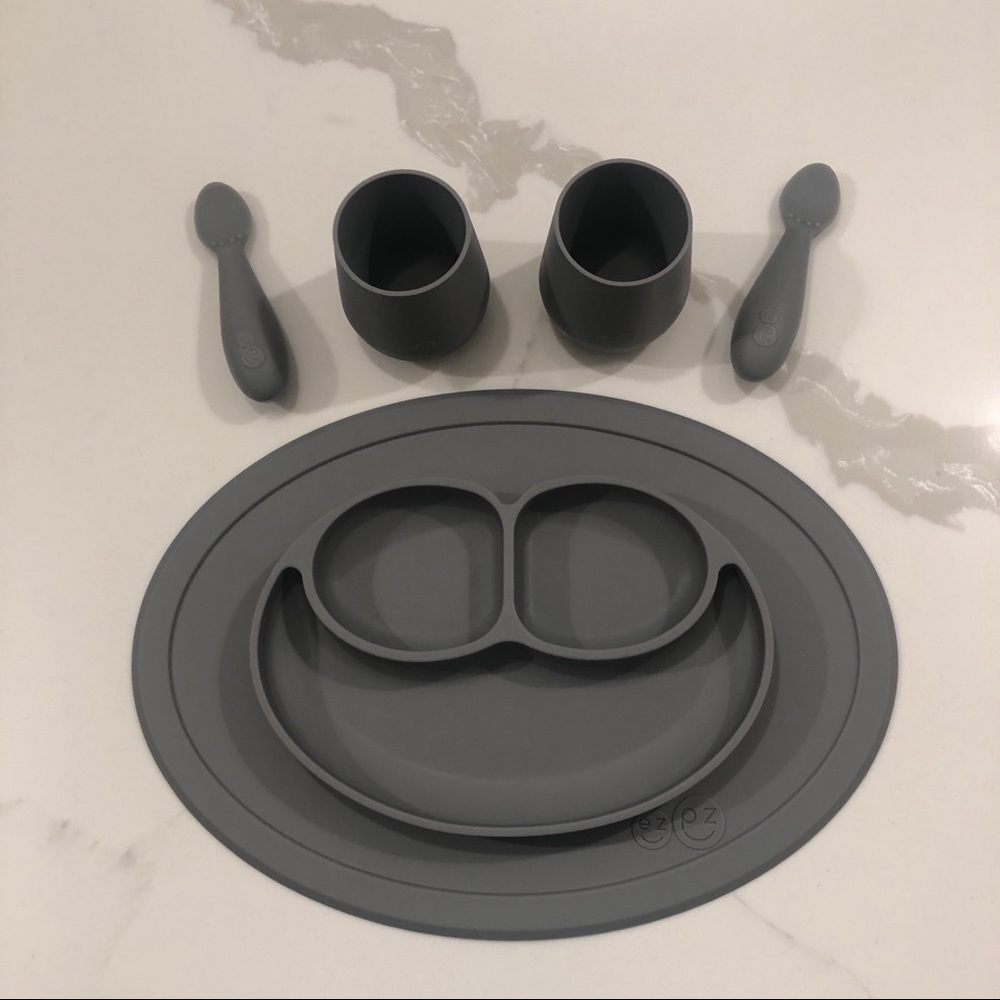 EZPZ tray tiny cups and spoons grey infant 100% silicone